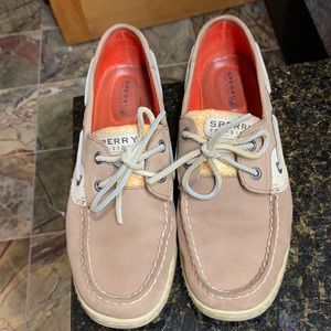 Sperry boat shoes size 8